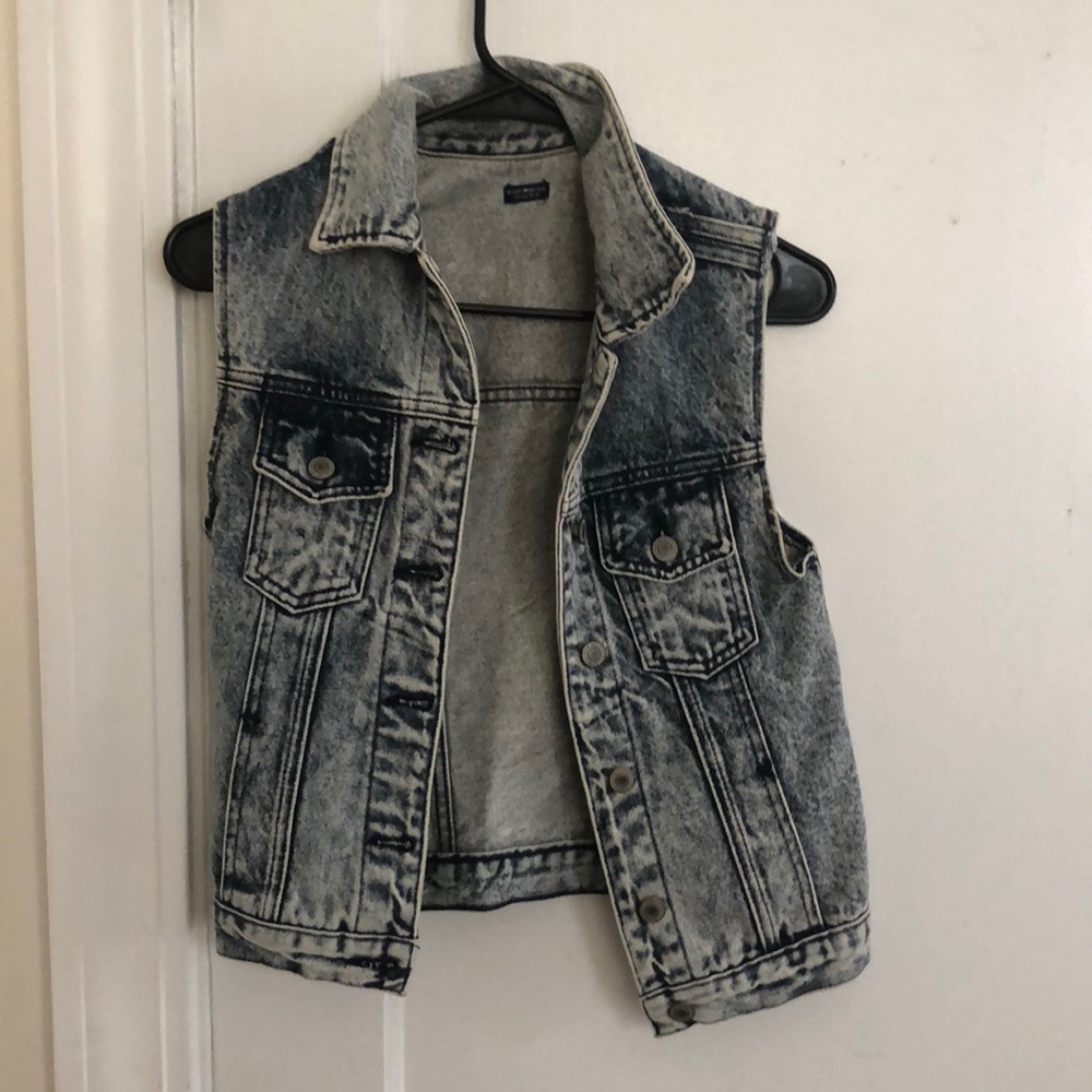 Acid wash vest